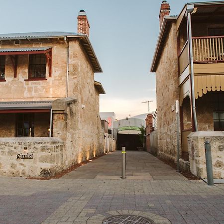 Warders Hotel Fremantle Markets Exterior photo