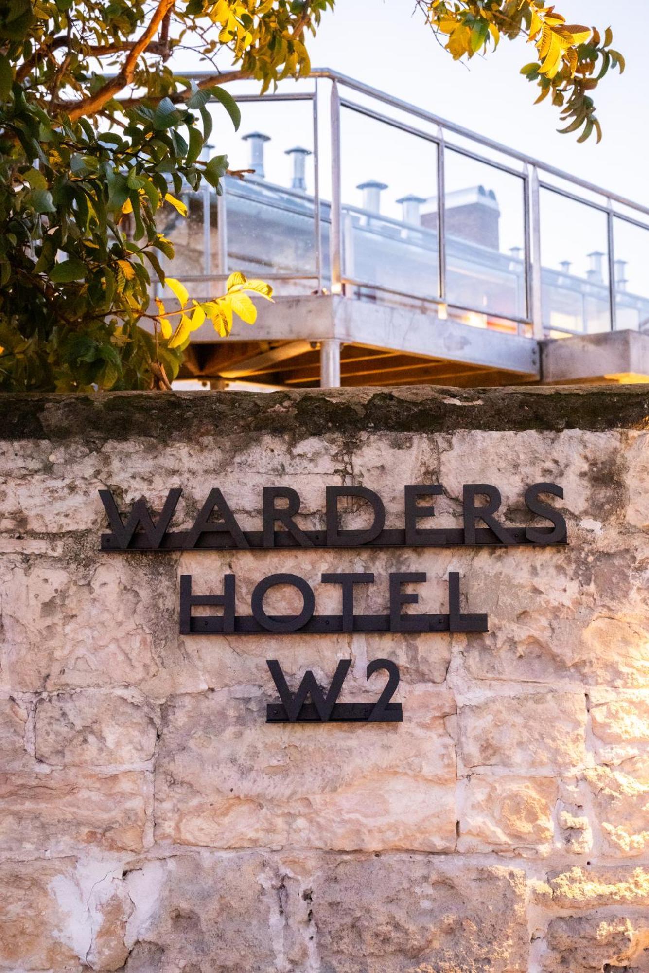 Warders Hotel Fremantle Markets Exterior photo