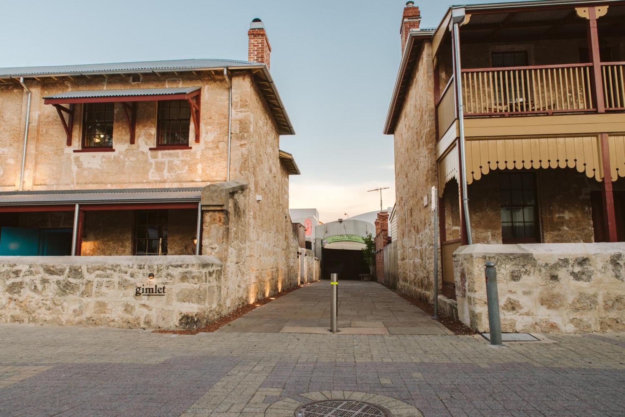 Warders Hotel Fremantle Markets Exterior photo