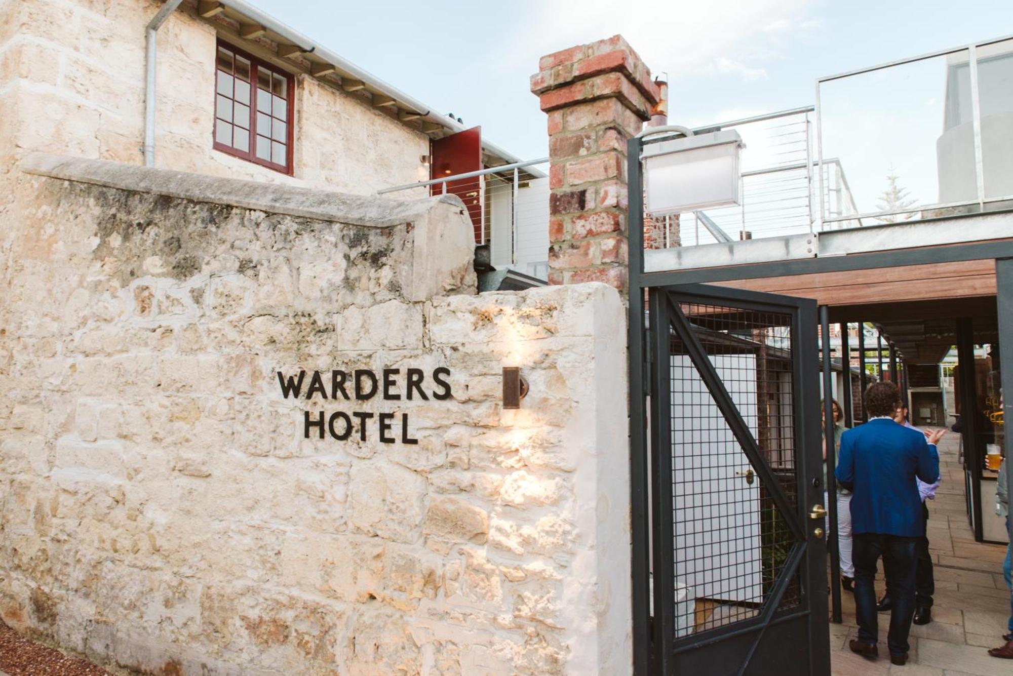 Warders Hotel Fremantle Markets Exterior photo